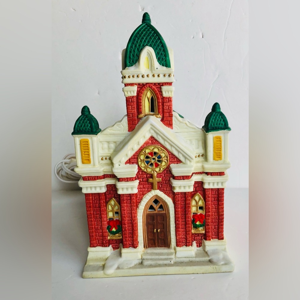 1998 Noma Dickensville Collectables Porcelain Lighted Church Christmas 8"